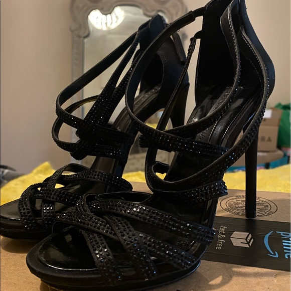 BLACK BCBG MAXAZRIA HEEL SANDALS - Picture 2 of 5